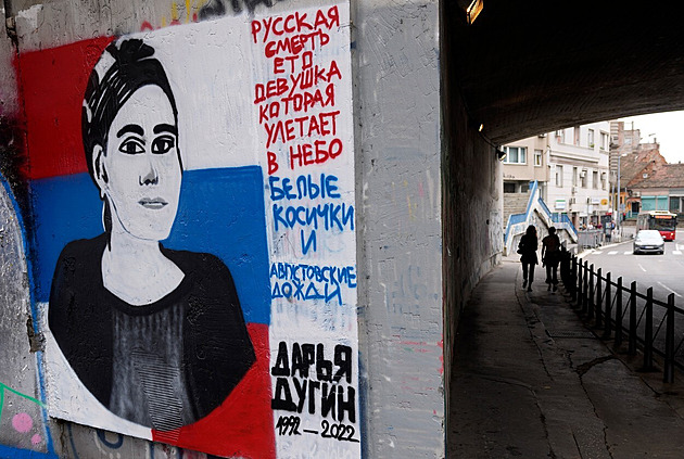 V Bělehradě se objevil portrét Duginové. Srbští extremisté ji mají za přítele
