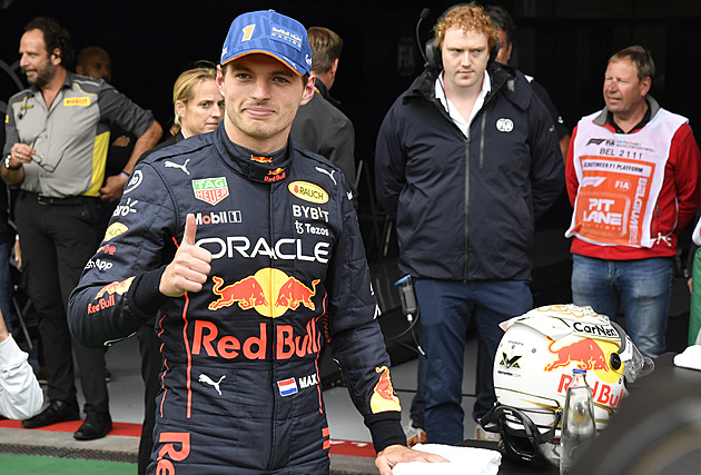 Kvalifikaci F1 v Belgii vyhrál Verstappen, odstartuje však z 15. příčky