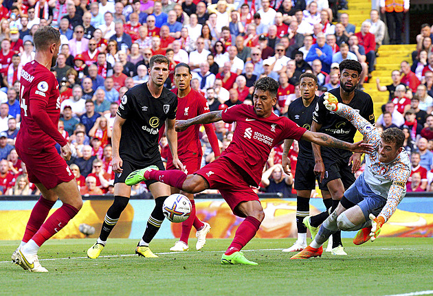 ONLINE: Liverpool stíhá Tottenham v boji o poháry, pak hrají Chelsea i City