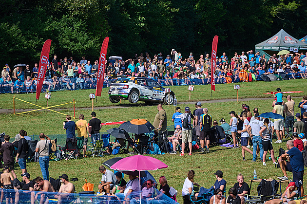 Kopecký vsadil na déšť a míří za desátým vítězstvím na Barum rallye