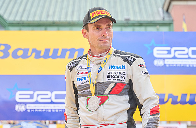 Kopecký vyhrál podesáté na Barum rallye, slaví i devátý český titul