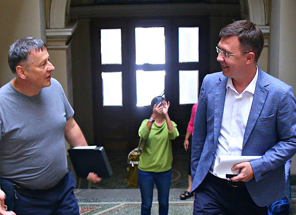 Ministr Balaš je na Ukrajině, jedná tu o pomoci pro ukrajinské školáky
