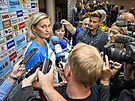 Otpaka Barbora potáková hovoí s novinái po návratu z atletického...