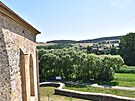 Výhled z okna vodního hradu vihov na Klatovsku