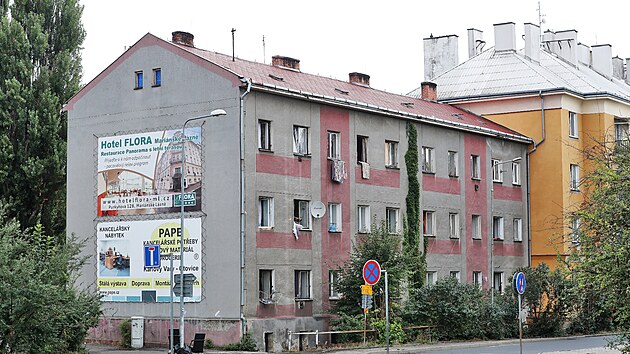 Bytové domy ve vyloučené lokalitě v sokolovské Nádražní ulici.