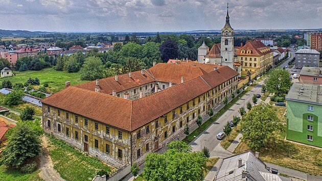 Chtrajc piaristick kolej v Lipnku nad Bevou ek na nov vyuit i celkovou rekonstrukci. Cel klter je pamtkov chrnn a pedstavuje nejohroenj pamtku v zemi. 