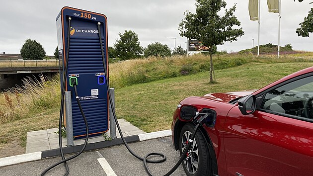 Elektrick�m Fordem Mach-e do Norska