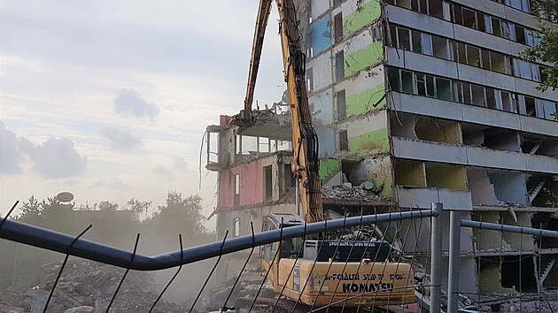 Demolice panelku v Hamersk ulici na litvnovskm sdliti Janov. (26. srpna 2022)