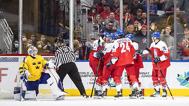 �e�t� junio�i se raduj� z vyrovn�n� proti �v�dsku.