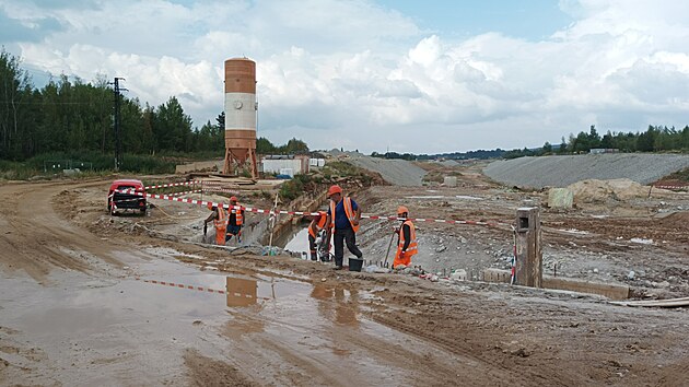 Na okraji Českých Budějovic pokračuje stavba tunelu Pohůrka, který bude součástí obchvatu města a dálnice D3.