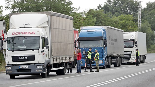 Zatm bylo zajitno 35 skutench migrant, kte pekroili nelegln hranice. (23. srpna 2022)