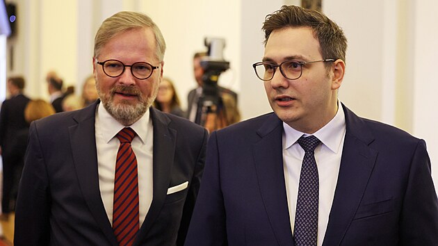 Premir Petr Fiala a ministr zahrani Jan Lipavsk na porad vedoucch zastupitelskch ad R v zahrani (22. srpna 2022)