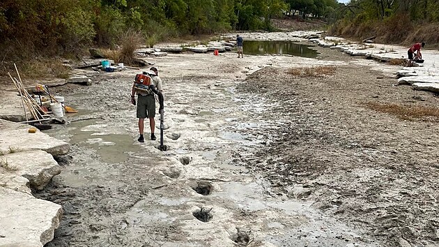 Leton vytrval sucho v texaskm sttnm parku Dinosaur Valley odhalilo dinosau stopy star zhruba 113 milion let. (23. srpna 2022)