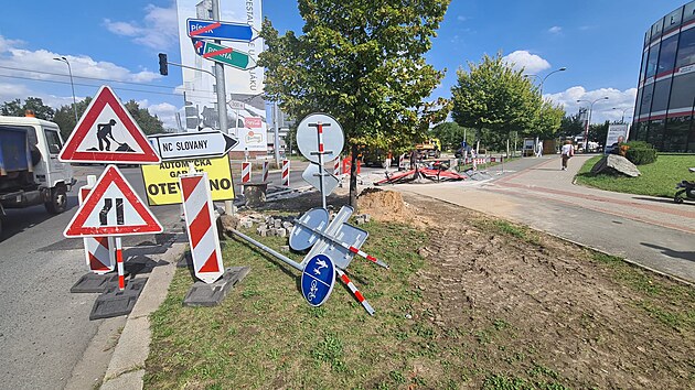 Tramvaje se po rekonstrukci kolej vrt na Koterovskou ulici v Plzni 6. z. ( 29. 8. 2022)