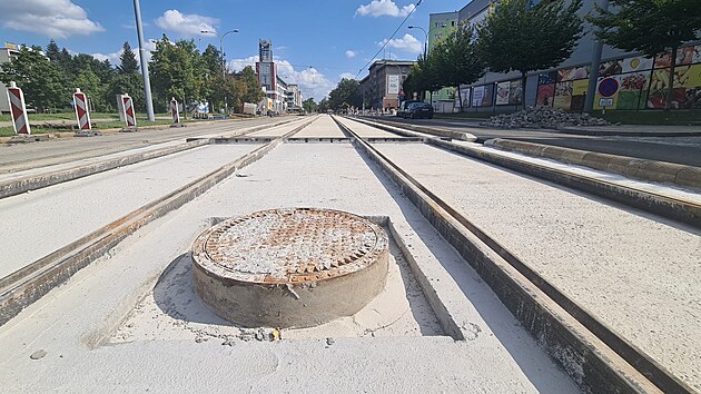 Tramvaje se po rekonstrukci kolej vrt na Koterovskou ulici v Plzni 6. z. ( 29. 8. 2022)
