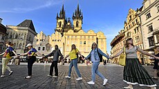 Stovky lidí utvořily v centru Prahy lidský řetěz, slaví tak ukrajinský Den... | na serveru Lidovky.cz | aktuální zprávy