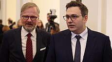 Premiér Petr Fiala a ministr zahranií Jan Lipavský pi porad s eskými...