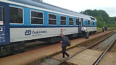 Vlaky eských drah na nádraí ve Starkoi na Náchodsku.