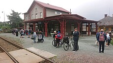 Vlaky eských drah na nádraí ve Starkoi na Náchodsku.
