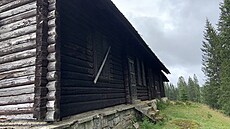Konstrukce Roklanské chaty je kompletn napadená devomorkou. 