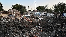 Ruská raketa zasáhla obci Čaplyne v Dněpropetrovské oblasti. (24. srpna 2022) | na serveru Lidovky.cz | aktuální zprávy