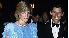 Romantické aty princezny Diany s volánky oslnily Australany v roce 1983