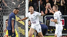 Vlasij Sinjavskij ze Slovácka oslavuje svou trefu na stadionu AIK Stockholm v...