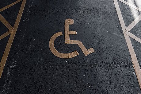 Pln motorizované elektrické invalidní vozíky umoní plnou mobilitu