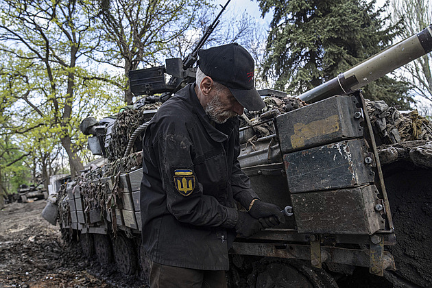 Tank za odstřelovací pušku. V ukrajinské armádě kvete výměnný obchod s výzbrojí