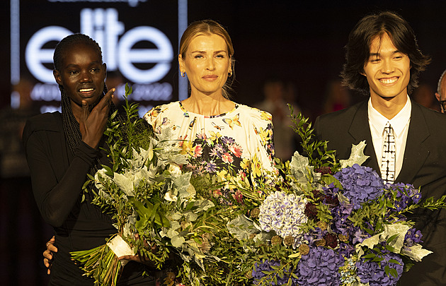 Vítězi Elite Model Look 2022 jsou Španěl Sergi a Majda z Jižního Súdánu
