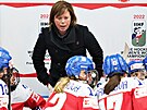 Kanadská trenérka Carla MacLeodová na stídace eské enské hokejové...