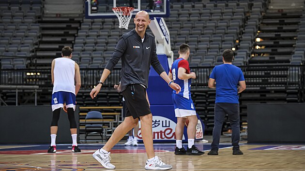 Asistent trenra eskch basketbalist Lubo Barto na trninku reprezentace ped EuroBasketem v Praze