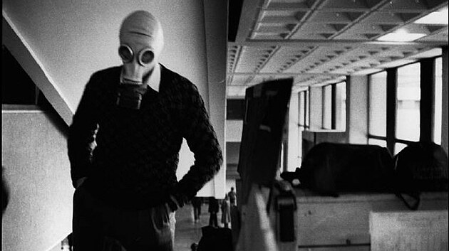 Sov�tsk� intervence do Litvy m�la zabr�nit odtr�en� pobaltsk�ch st�t� od SSSR. (15. �ervna 1991)