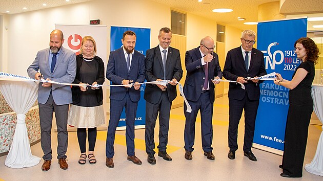 Nov� pavilon v Ostrav� nab�dne trojn�sobn� po�et l��ek pro dosp�l�, prvn� denn� stacion�� v zemi pro mlad�� �koln� d�ti, atrium s mo�nost� proj�t se venku i pro pacienty uzav�en�ho odd�len�, v�ce prostoru pro psychoterapie �i tvo�iv� d�lny. (30. srpna 2022)