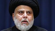 Irácký klerik Muktada Sadr vyzval své píznivce, aby se stáhli z bagdádské...