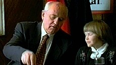 Někdejší vůdce SSSR Michail Gorbačov v reklamě na fastfoodový řetězec Pizza Hut...