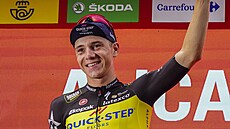 Vedoucí mu celkového poadí Remco Evenepoel z Quick-Stepu vítzí v...