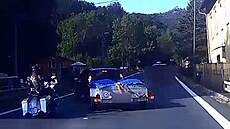 Srážka motorkáře s odbočujícím autem