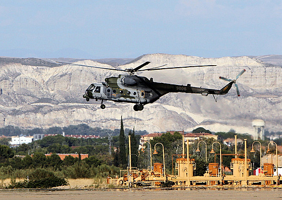 Vrtulník Mi-171 eských vzduných sil na cviení Trident Juncture ve panlsku