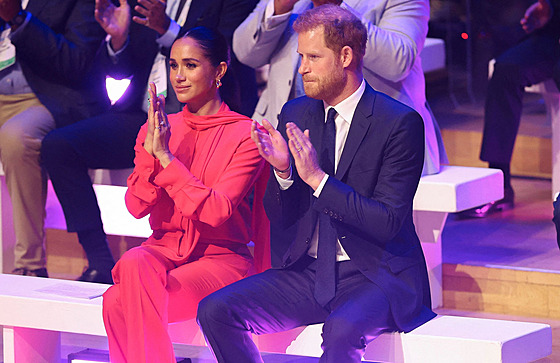 Princ Harry a vévodkyn Meghan na summitu pro mladé lídry v Manchesteru (5....