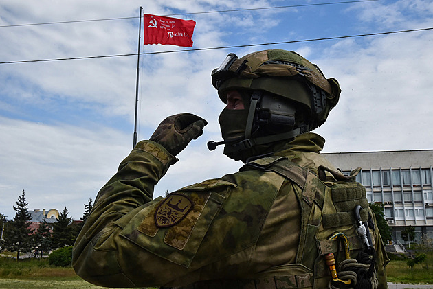 Kreml zvažuje uzavření hranic po referendech, do armády odvléká i Ukrajince