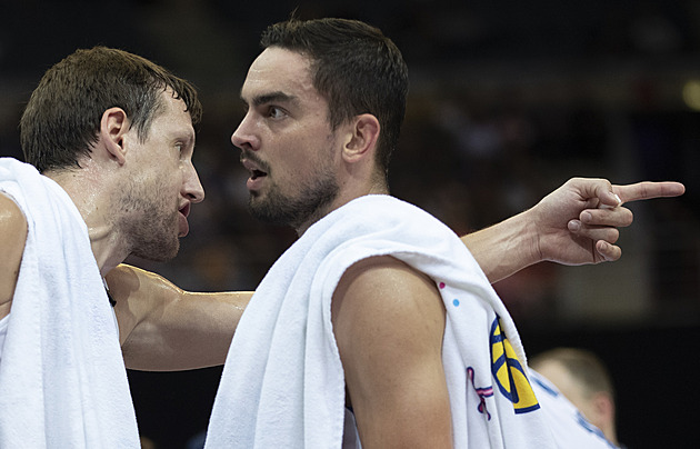 Basketbalisté Satoranský s Veselým si s Barcelonou zahrají ve Španělsku o titul