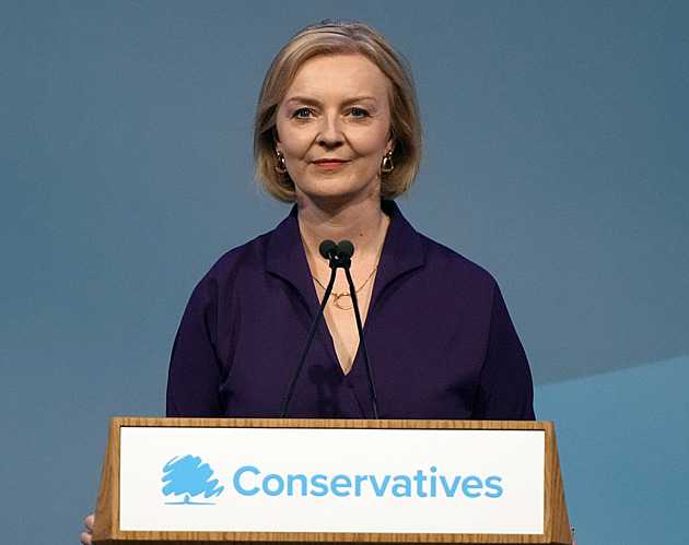Novou britskou premiérkou je Trussová, v čele konzervativců střídá Johnsona