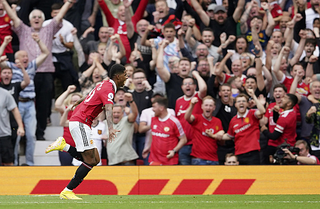 Hit víkendu pro United. Rashford dal Arsenalu dva góly, Brighton pálil pětkrát