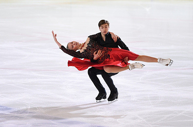 Sourozenci Mrázkovi v Ostravě vládli tancům na ledě. Zachvěl se juniorský rekord