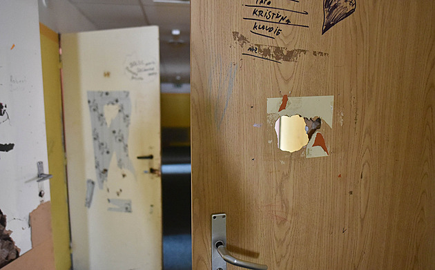 Bývalý hotel Podhoran dál hyzdí Bystřici, radnice zvažuje jeho prodej