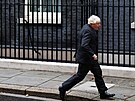 Odcházení. Boris Johnson opoutí sídlo britských premiér, Downing Street 10....