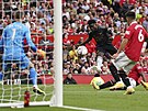 Bukayo Saka z Arsenalu stílí v zápase proti Manchesteru United.