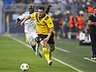 Niklas Süle z Dortmundu uniká po lajn s míem v zápase proti Kodani.