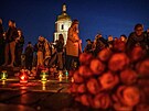 Lidé na kyjevském námstí uctili památku ukrajinských válených zajatc,...